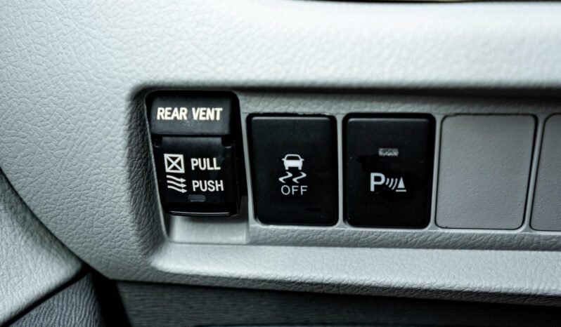 
								2018 Toyota Sienna L full									
