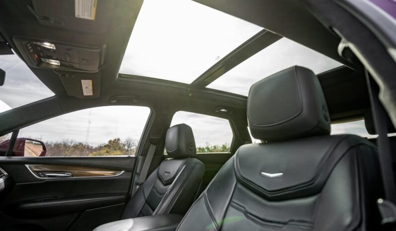 
								2017 Cadillac XT5 Platinum full									