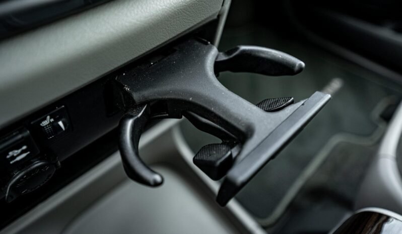 
								2018 Toyota Sienna L full									