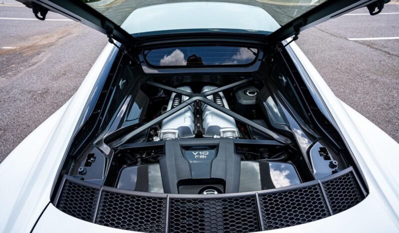 
								2017 Audi R8 5.2 Plus full									