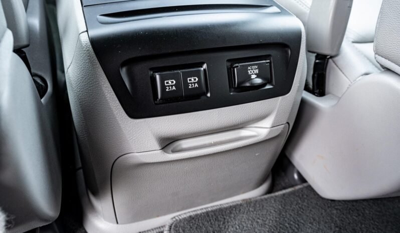 
								2018 Toyota Sienna L full									
