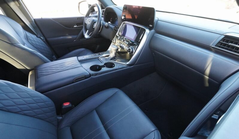 
								2022 Lexus LX 600 Ultra Luxury full									