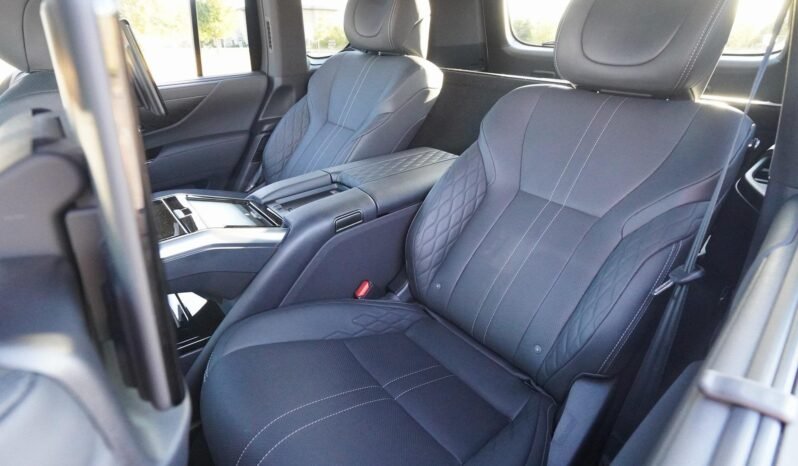 
								2022 Lexus LX 600 Ultra Luxury full									