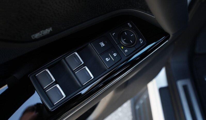 
								2022 Lexus LX 600 Ultra Luxury full									