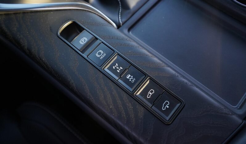 
								2022 Lexus LX 600 Ultra Luxury full									