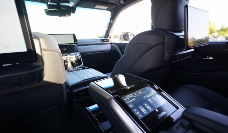 
								2022 Lexus LX 600 Ultra Luxury full									