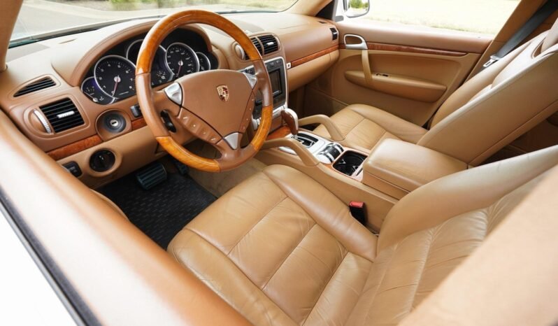 
								2005 Porsche Cayenne Turbo full									