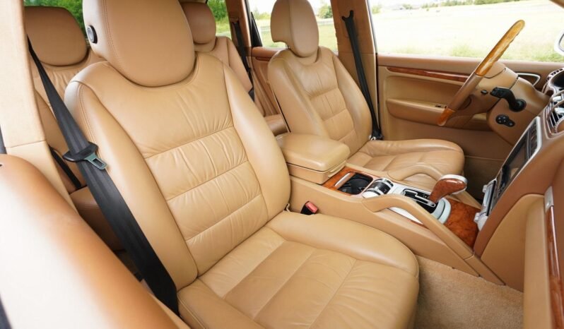 
								2005 Porsche Cayenne Turbo full									