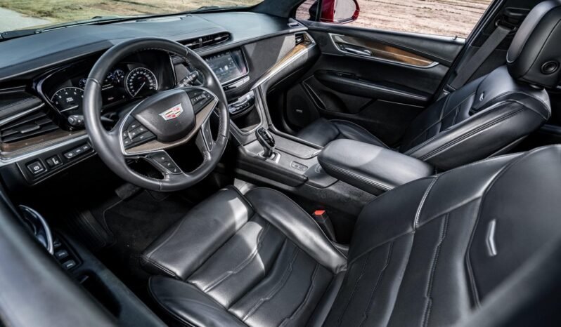 
								2017 Cadillac XT5 Platinum full									