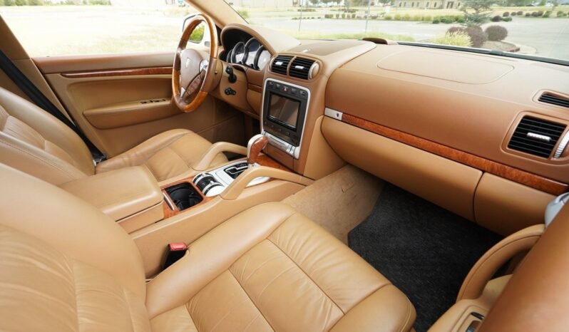 
								2005 Porsche Cayenne Turbo full									