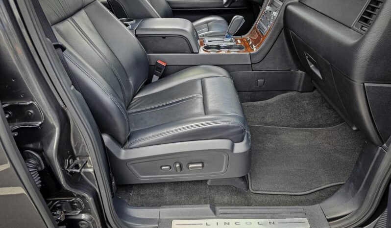 
								2017 Lincoln Navigator Select full									