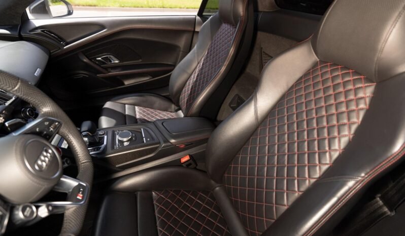 
								2017 Audi R8 5.2 Plus full									